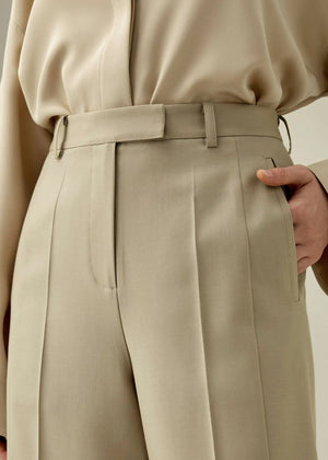 Pantalon Taille Haute en Laine et Soie – Coupe Longue Évasée Élégante