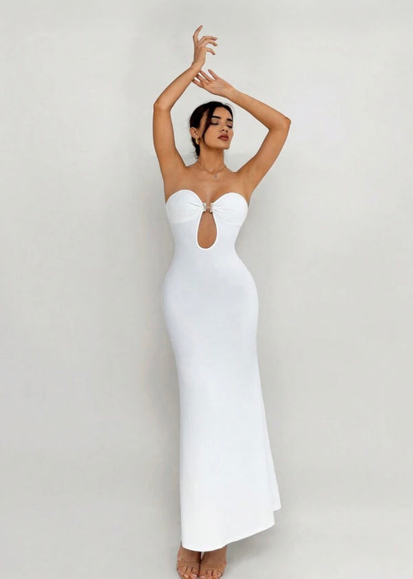 Robe Longue Blanche Sans Bretelles – Élégance Sculpturale & Détail Nœud
