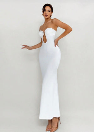 Robe Longue Blanche Sans Bretelles – Élégance Sculpturale & Détail Nœud
