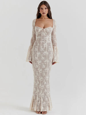 Robe Longue en Dentelle Dos Nu – Manches Évasées & Coupe Sexy