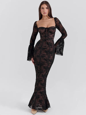 Robe Longue en Dentelle Dos Nu – Manches Évasées & Coupe Sexy