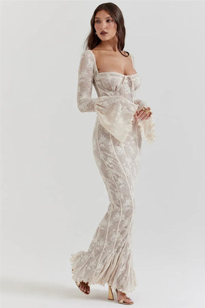 Robe Longue en Dentelle Dos Nu – Manches Évasées & Coupe Sexy