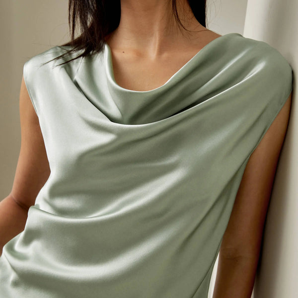 Top Femme en Soie Col Drapé – Sans Manches & Élégance Fluide