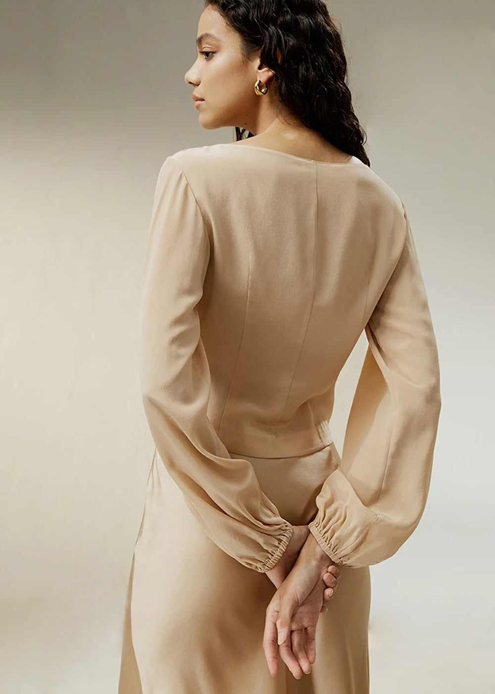 Blouse Drapée en Soie Crêpe de Chine – Élégance Intemporelle
