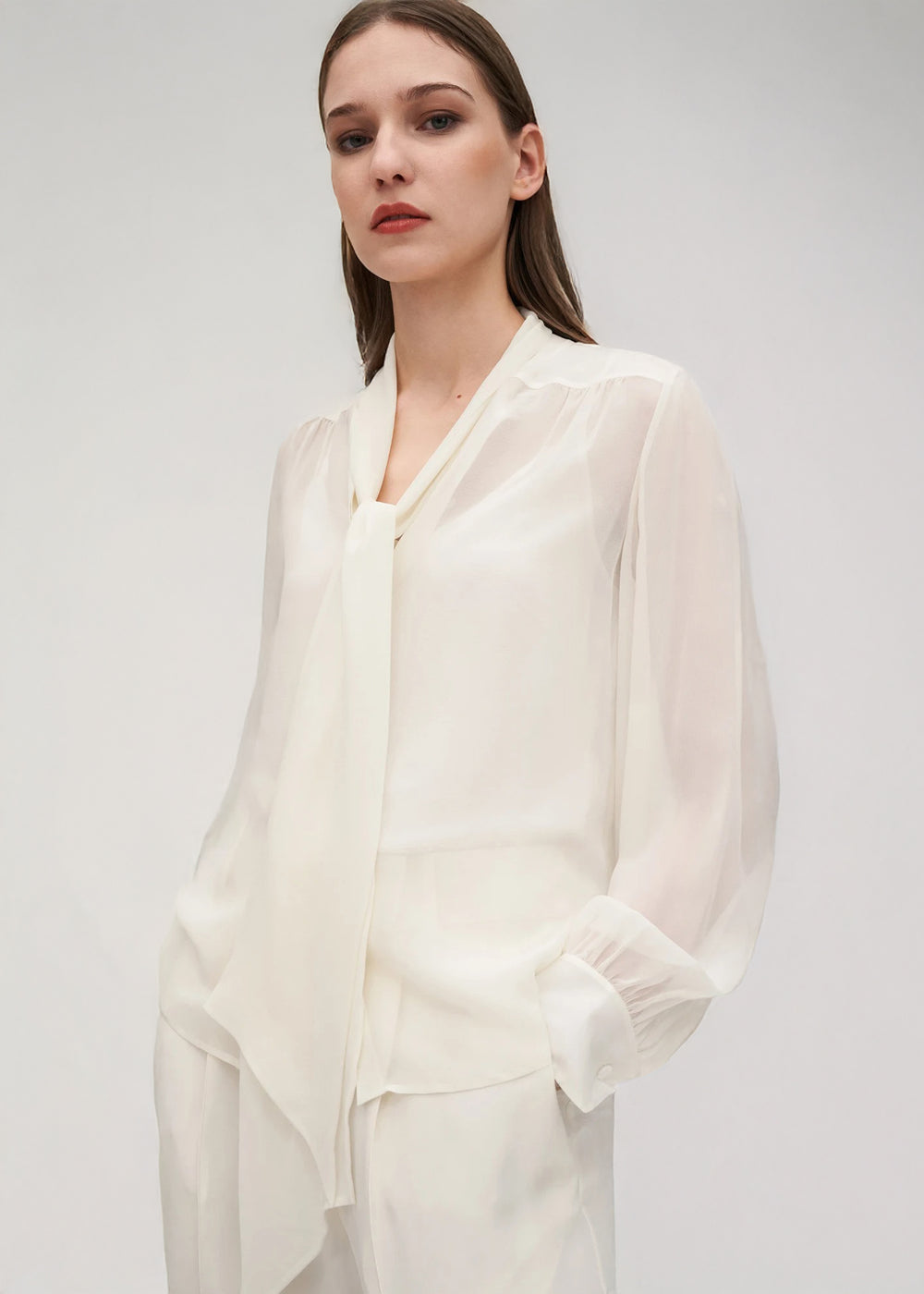 Blouse Femme en Soie Georgette  – Élégance Transparente et Légèreté Luxe