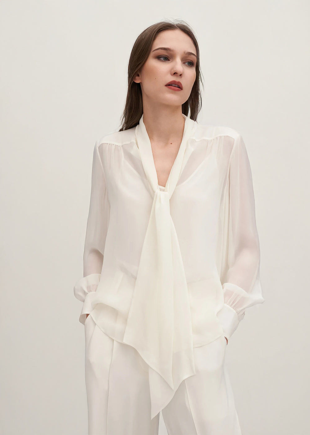 Blouse Femme en Soie Georgette  – Élégance Transparente et Légèreté Luxe