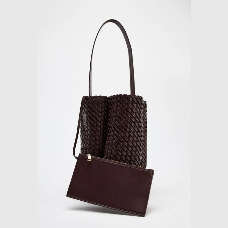Mini Sac Seau Tressé Chocolat – Élégance Sculptée et Style Intemporel
