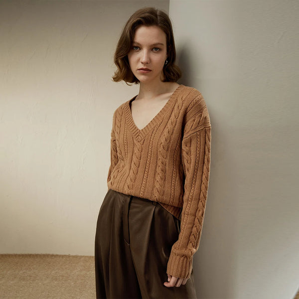 Pull Drapé Col V en Maille Torsadée – Laine & Cachemire