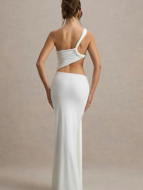Robe Blanche Sculptante à Découpes – Élégance Asymétrique Moderne
