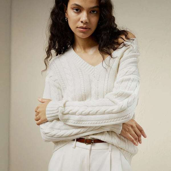 Pull Drapé Col V en Maille Torsadée – Laine & Cachemire