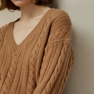 Pull Drapé Col V en Maille Torsadée – Laine & Cachemire