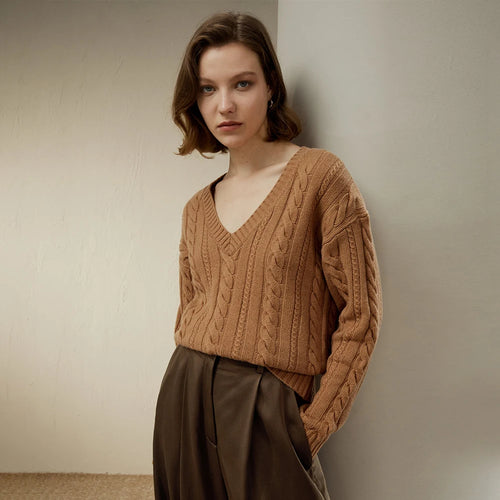 Pull Drapé Col V en Maille Torsadée – Laine & Cachemire