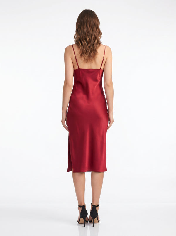 Robe midi en soie rouge à col bénitier – Elena