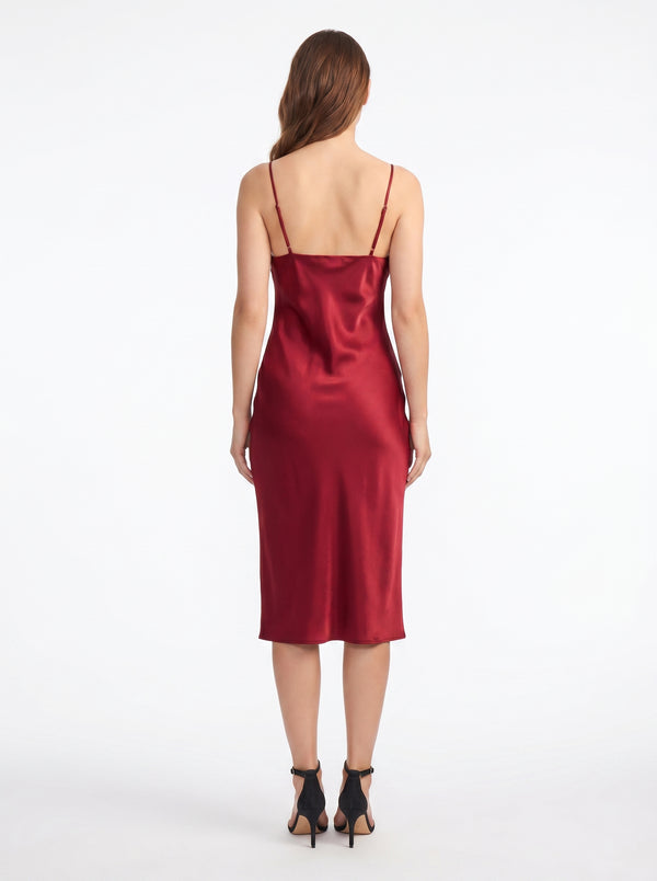 Robe midi en soie rouge à col bénitier – Elena