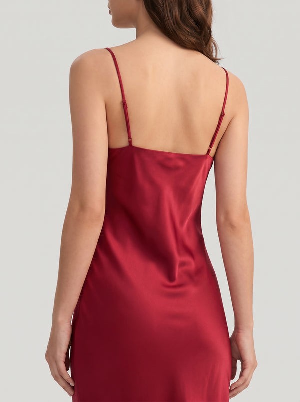 Robe midi en soie rouge à col bénitier – Elena