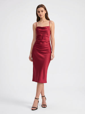 Robe midi en soie rouge à col bénitier – Elena